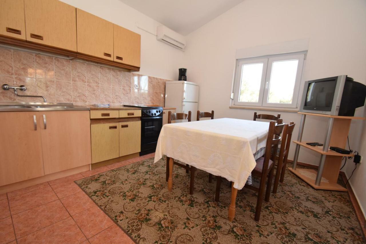Apartments Ivan Starigrad Paklenica Eksteriør billede